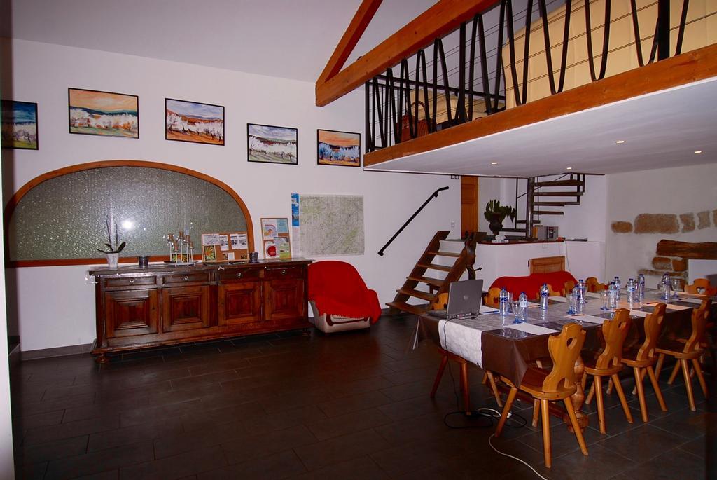 Maison D'Hotes Des 2 Chenes Bessenay Exterior foto