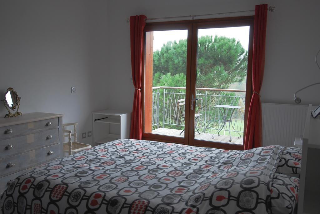 Maison D'Hotes Des 2 Chenes Bessenay Exterior foto